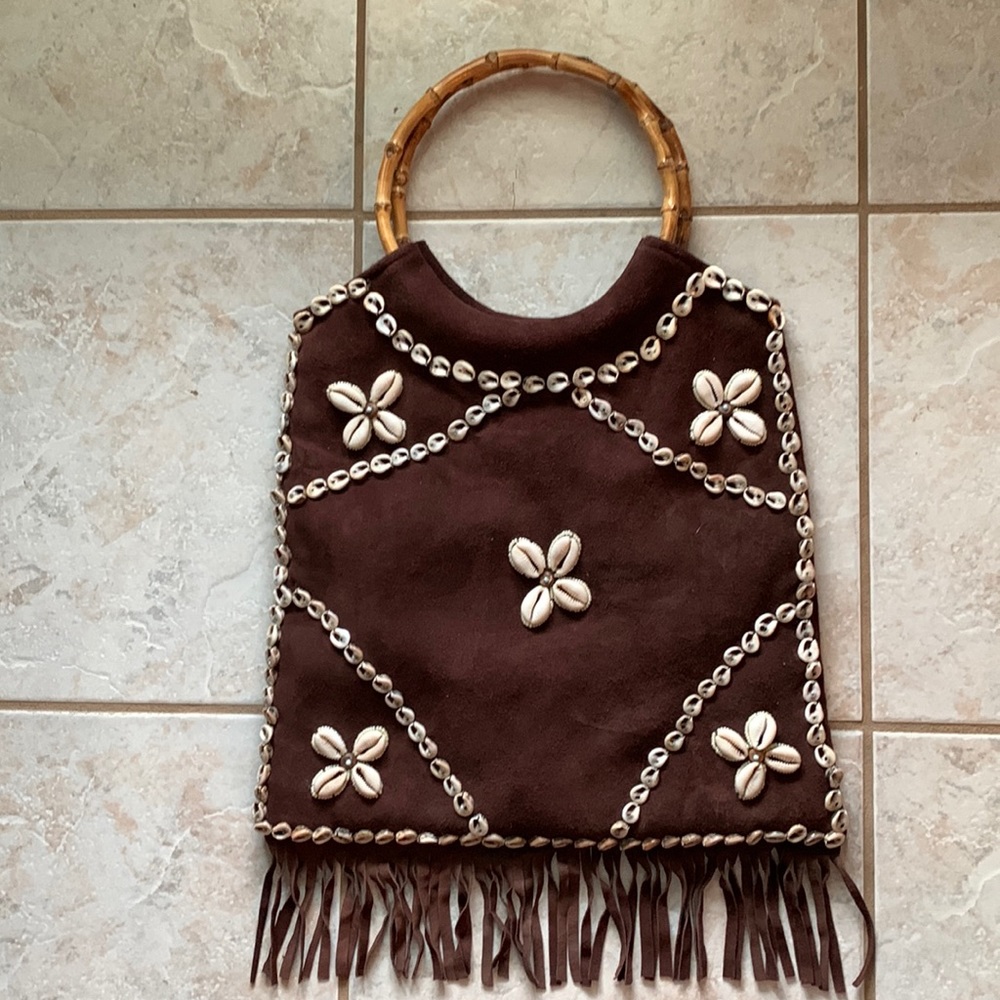 Beads and shell purse
